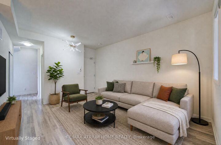 Property Photo: 370 Red Maple Road 83 ON L4C 5T4