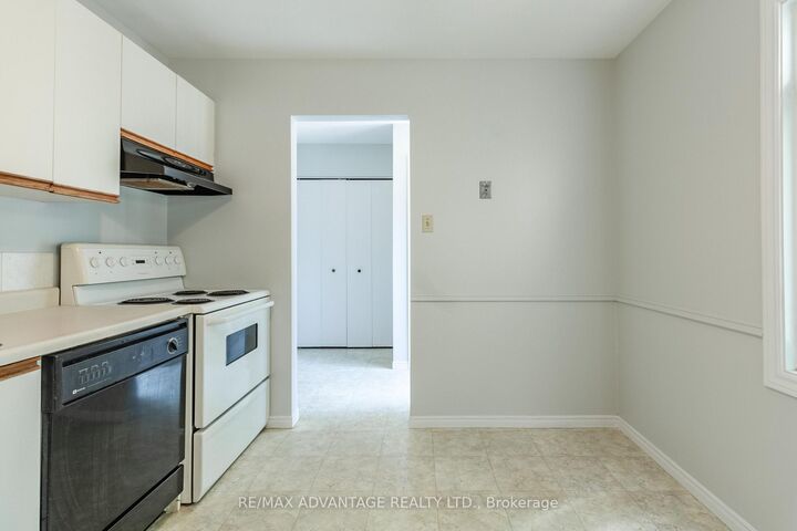 Property Photo:  1294 Byron Baseline Road W 4  ON N6K 4G8 