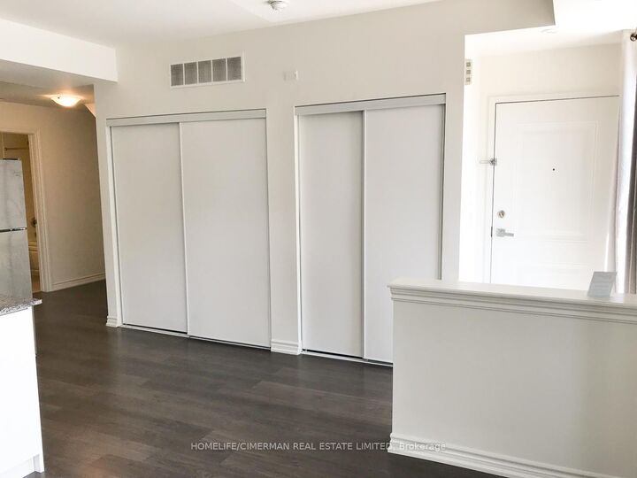 Property Photo: 120 Long Branch Avenue 32 ON M8W 0B1