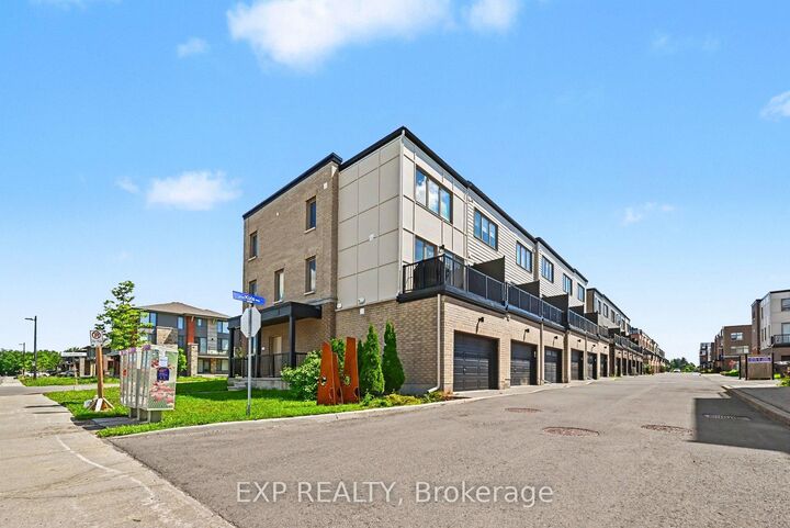 Property Photo: 1400 Hemlock Road ON K1K 5A8