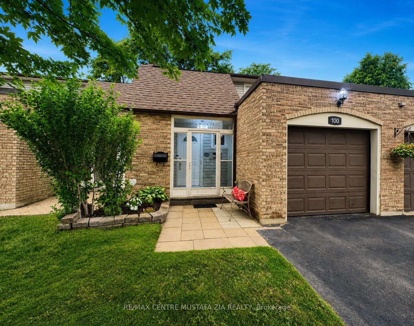 Property Photo: 2440 Bromsgrove Road 100 ON L5J 4J7