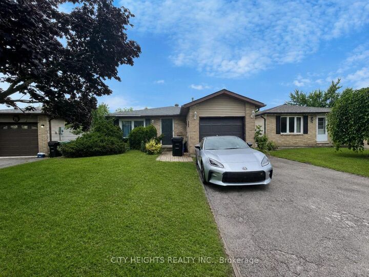 Property Photo: 73 Hickling Trail ON L4M 5S7