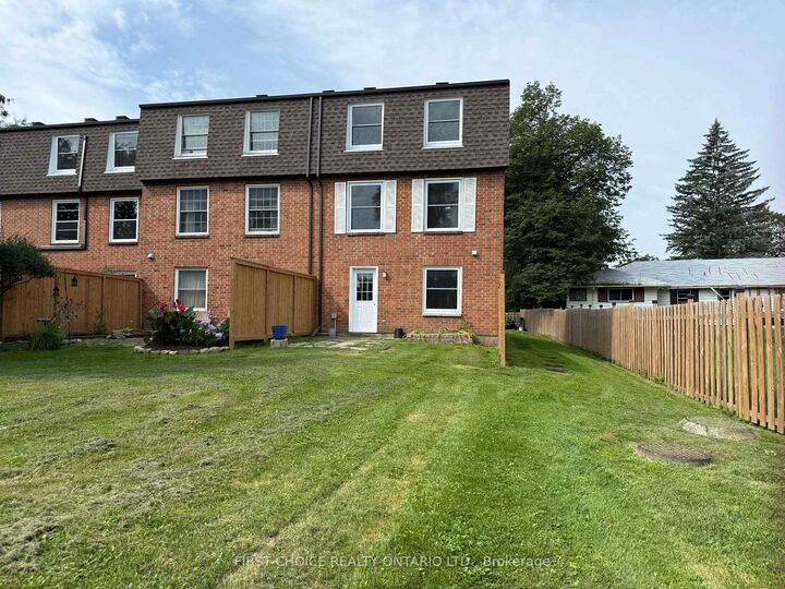 Property Photo: 32 Appleby Private N ON K2C 3P4