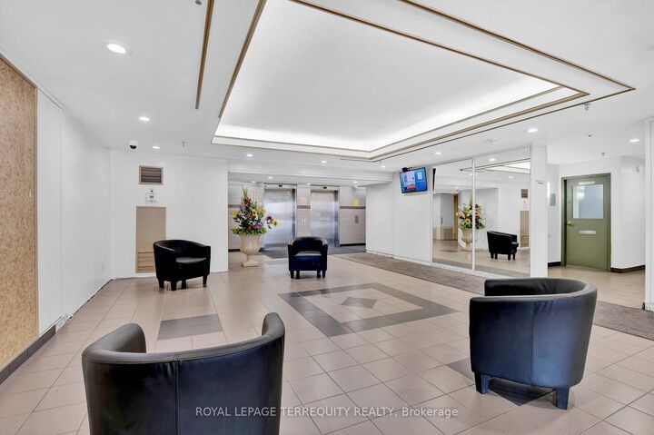 Property Photo:  400 McLevin Avenue 602  ON M1B 5J4 