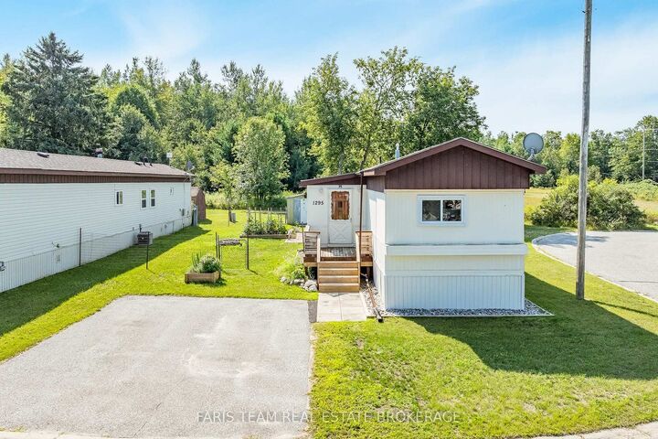 Property Photo: 1295 Hilltop Road ON L3V 0V1