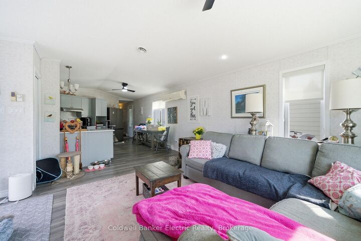 Property Photo:  7 Homewood Avenue  ON K9V 0H5 