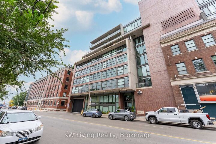 Property Photo:  90 Broadview Avenue Lw1  ON M4M 0A7 