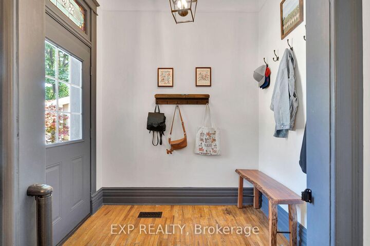 Property Photo: 895 Dufferin Avenue ON N5W 3K3