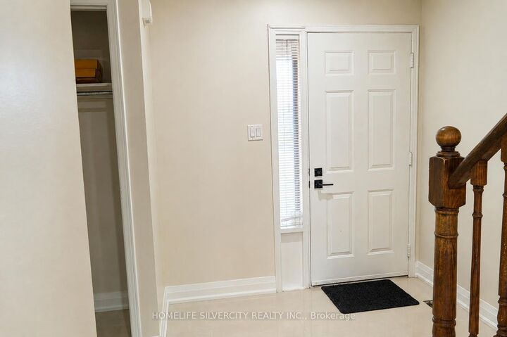 Photo de la propriété:  16 Norwood Place  ON L6S 4W9 