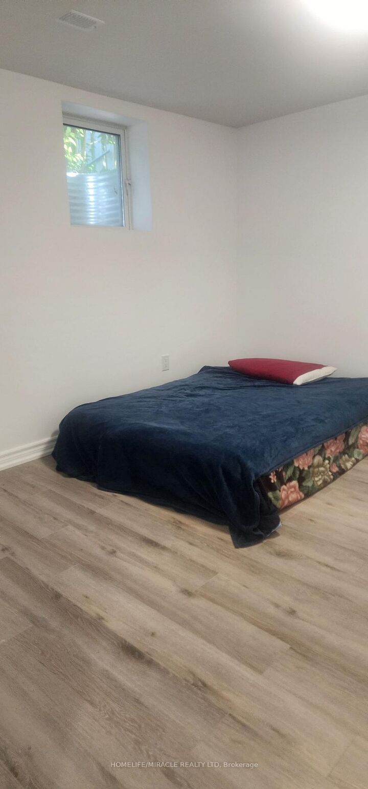 Property Photo:  1574 Highbrook Avenue  ON L5M 4W1 