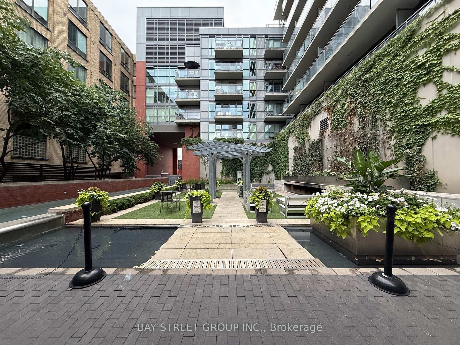 Photo de la propriété:  775 King Street W 418  ON M5V 2K3 