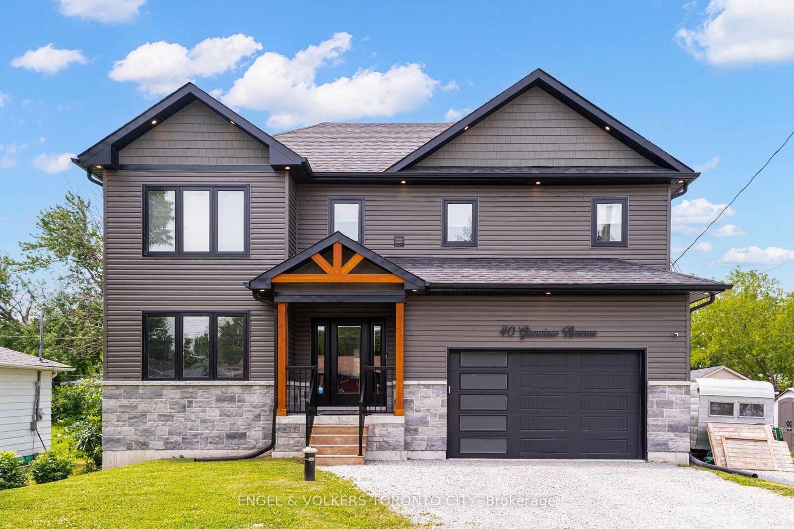 Property Photo: 40 Glenview Avenue ON L0E 1N0