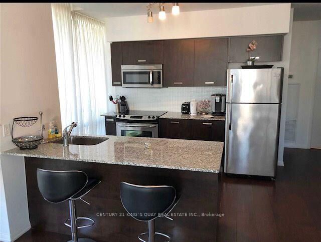 Property Photo:  832 Bay Street 3005  ON M5S 1Z6 