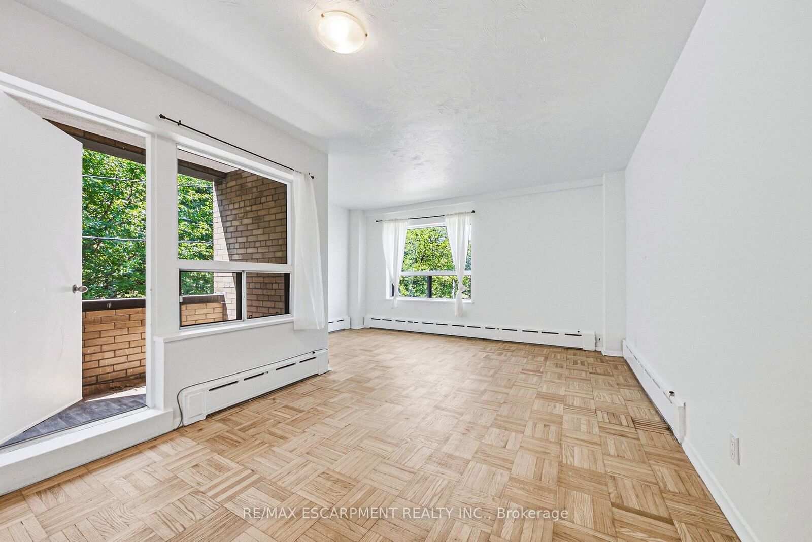 Property Photo:  325A James Street S 401  ON L8P 3B7 