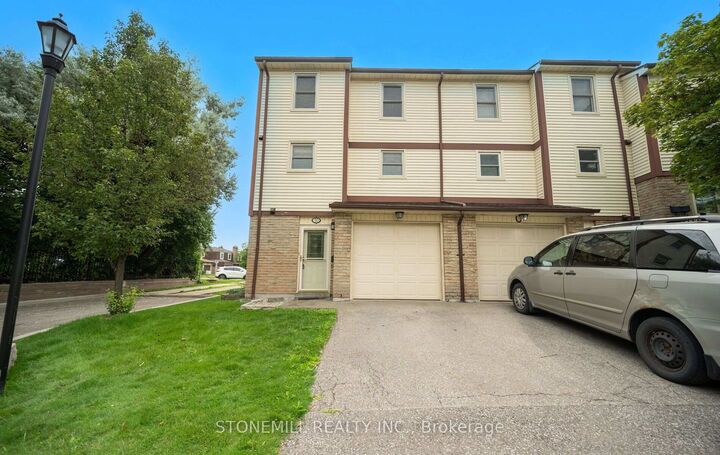 Property Photo: 7340 Copenhagen Road 30 ON L5N 2S5