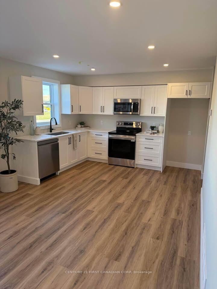 Property Photo: 200 Centre Street D ON N5R 3A5