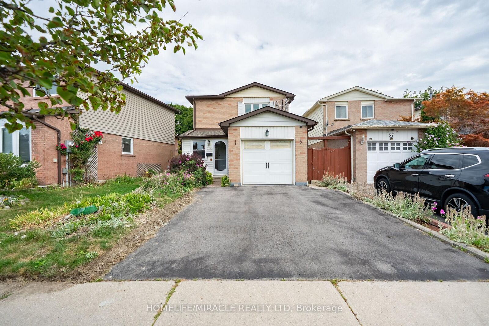 Property Photo: 59 Martindale Crescent ON L6X 2V7