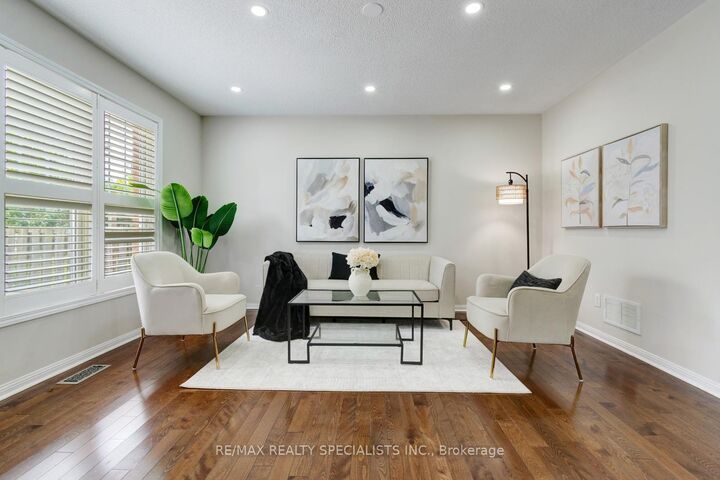Property Photo: 38 Sweetwood Circle ON L7A 2X7