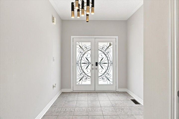 Property Photo:  1053 Job Crescent  ON L9T 8V6 