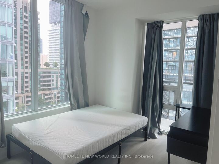 Property Photo: 117 Broadway Avenue 1004 ON M4P 1V3