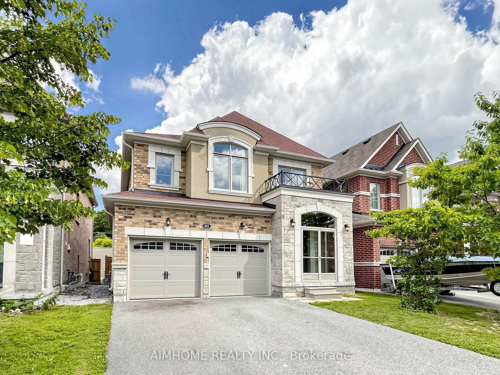 Property Photo: 664 McGregor Farm Trail ON L3X 0H3