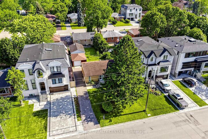 Property Photo:  302 Palmer Avenue  ON L4C 1P3 