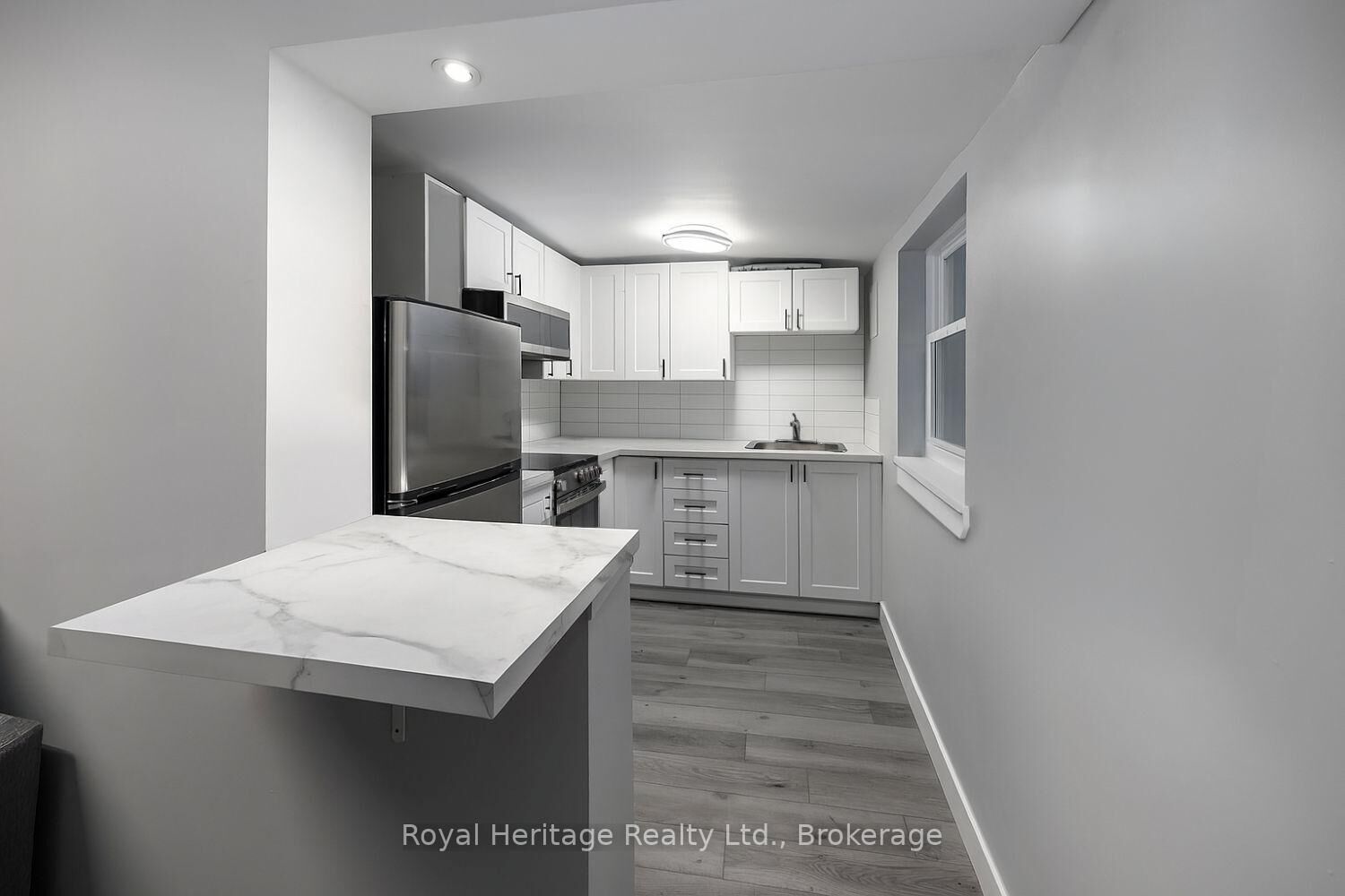 Property Photo:  264 Division Street 2  ON K9A 3R1 