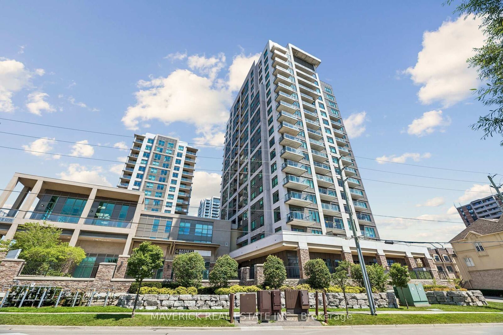 Property Photo: 1215 Bayly Street 706 ON L1W 0B4