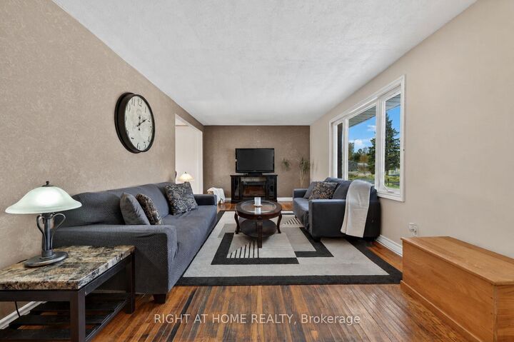 Property Photo: 246 Calford Street ON L0M 1B0