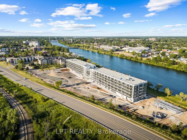 Photo de la propriété:  350 Prince Charles Drive S 122  ON L3C 7B3 