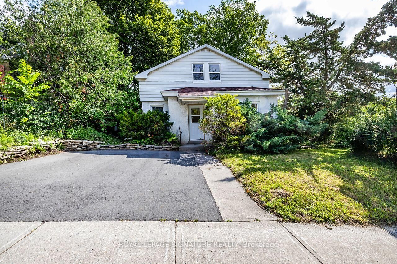 Property Photo: 688 Aylmer Street Unit 2 ON K9H 3X6