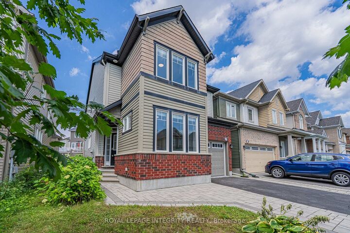 Property Photo: 337 Meadowbreeze Drive ON K2M 3A6