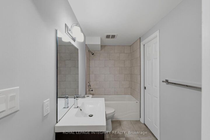 Property Photo: 337 Meadowbreeze Drive ON K2M 3A6