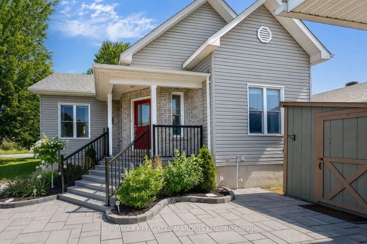 Property Photo: 4306 Schell Street ON K0C 2H0