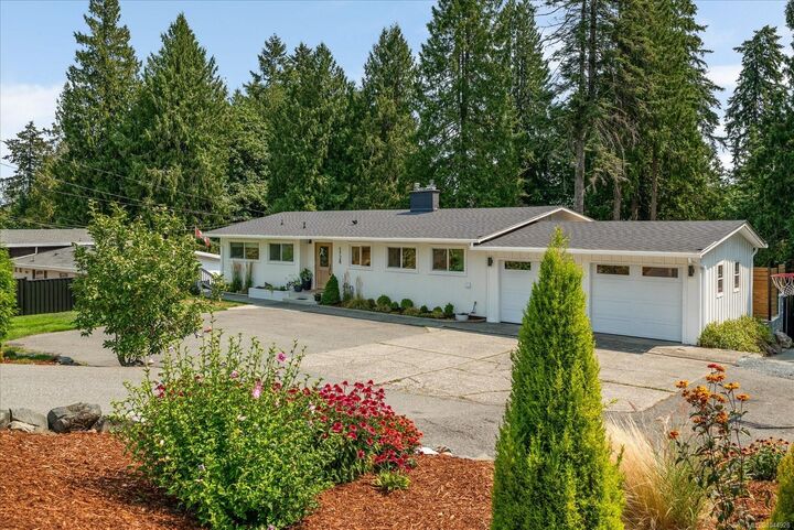 Property Photo: 1728 Extension Rd BC V9X 1C7