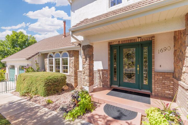 Property Photo: 1690 S Point Dr UT 84790