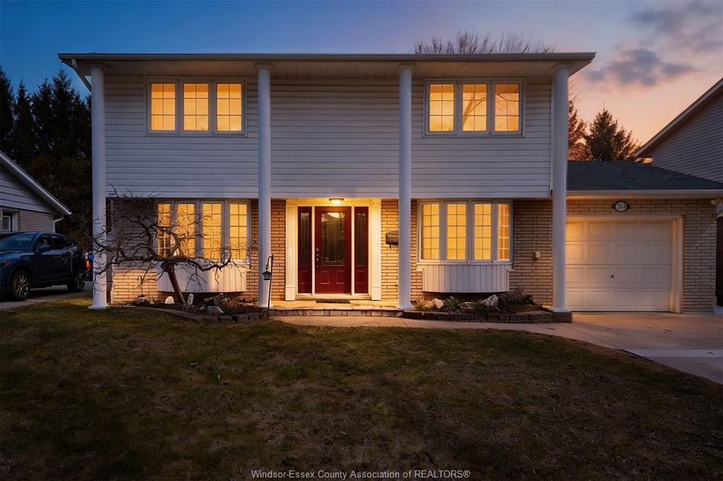 Property Photo: 264 Baldoon ON N7L 1E6