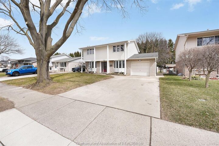 Property Photo: 264 Baldoon Road ON N7L 1E6