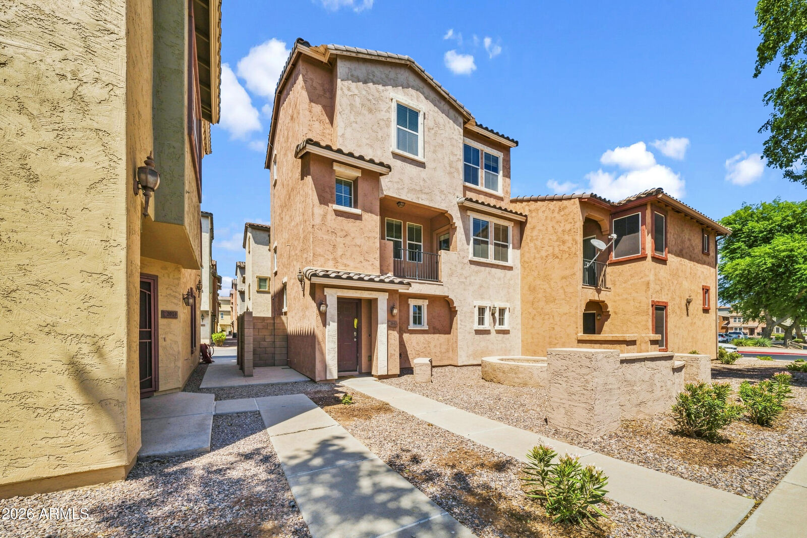 Property Photo: 2012 N 78th Glen AZ 85035