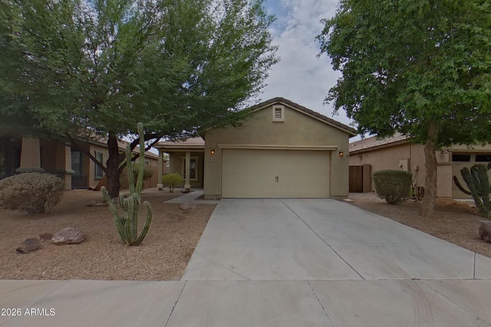 Property Photo: 42542 W Lucera Court AZ 85138