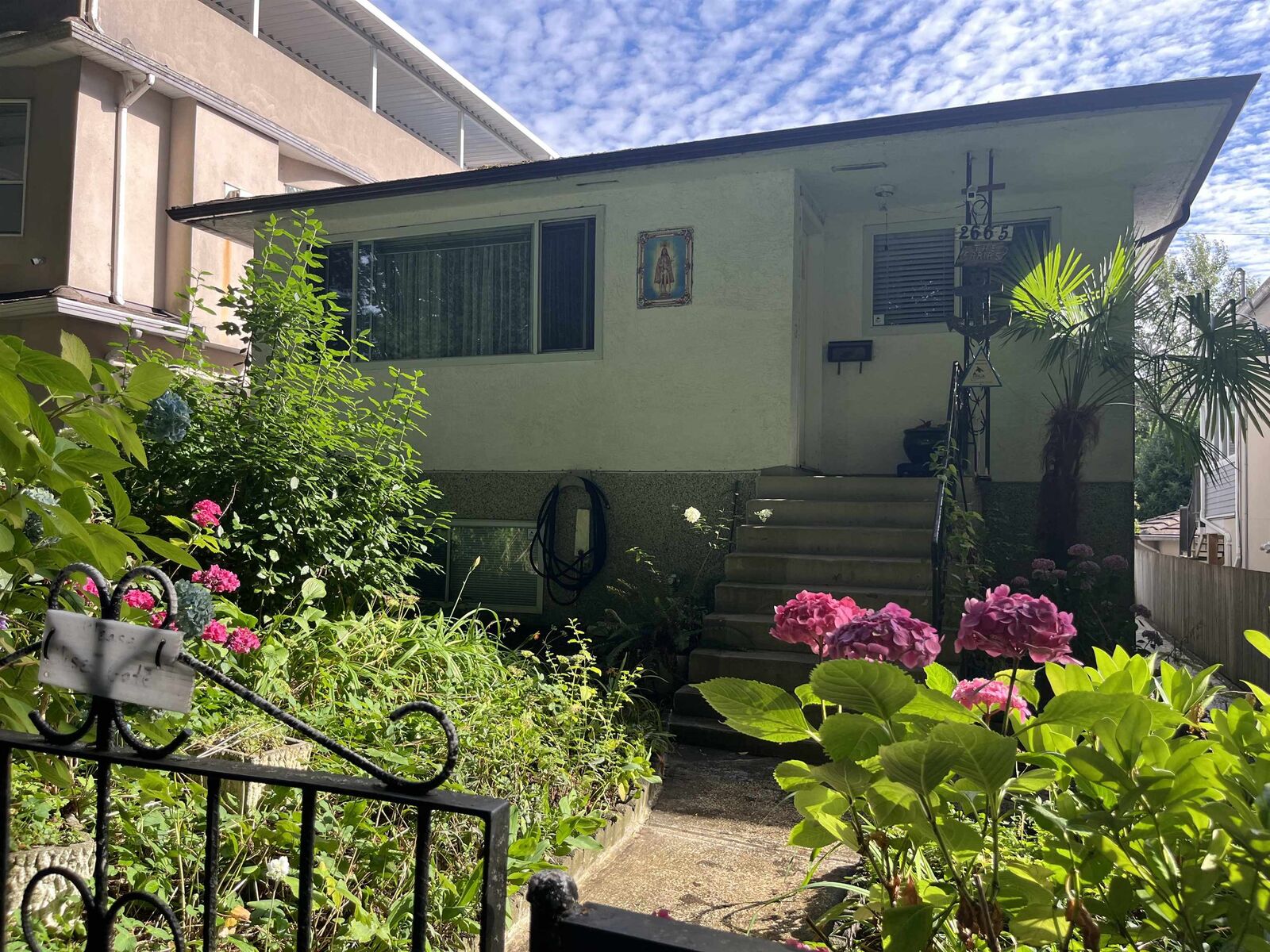 Property Photo: 2665 Ward Street BC V5R 4S7