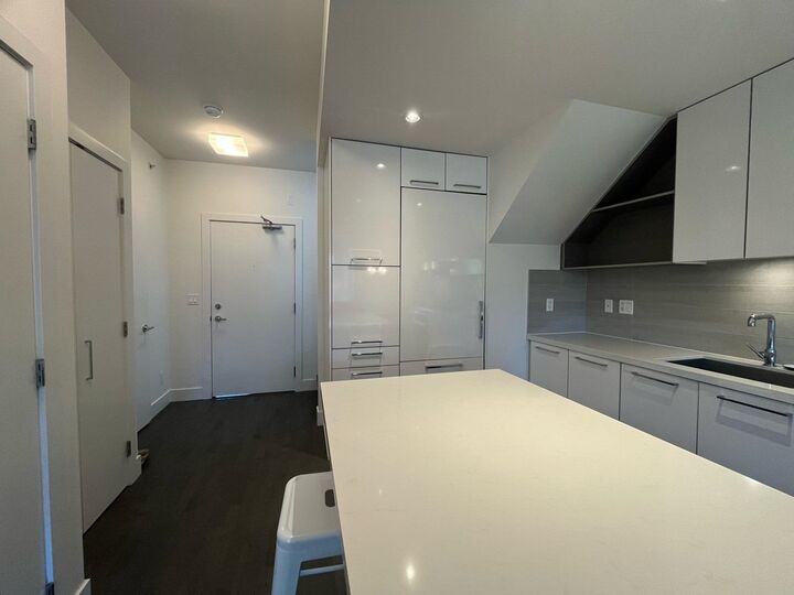 Property Photo:  1628 West 4th Avenue 409  BC V6J 0G6 