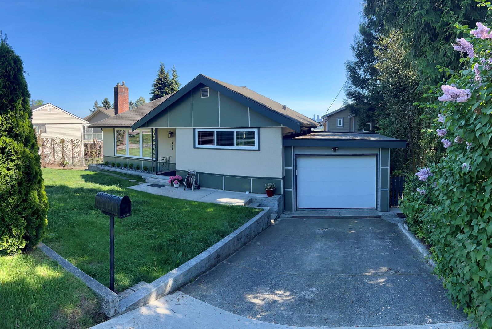 Property Photo: 1314 Thomas Avenue BC V3K 2L5