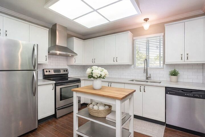 Property Photo: 7840 Moffatt Road 205 BC V6Y 1X8