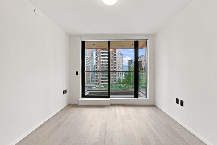 Property Photo: 1408 Robson Street 1004 BC V6G 1B9