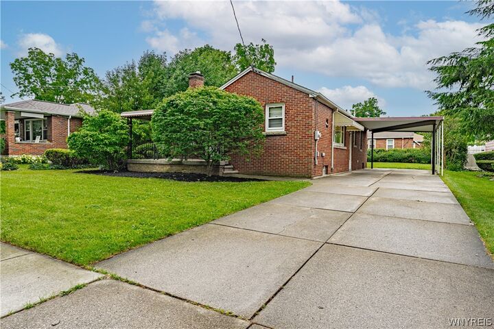 Property Photo:  807 Maple Avenue  NY 14305 