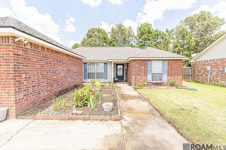 Property Photo:  12437 Havenwood Dr  LA 70726 