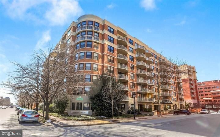 Property Photo:  1200 Braddock Place 209  VA 22314 