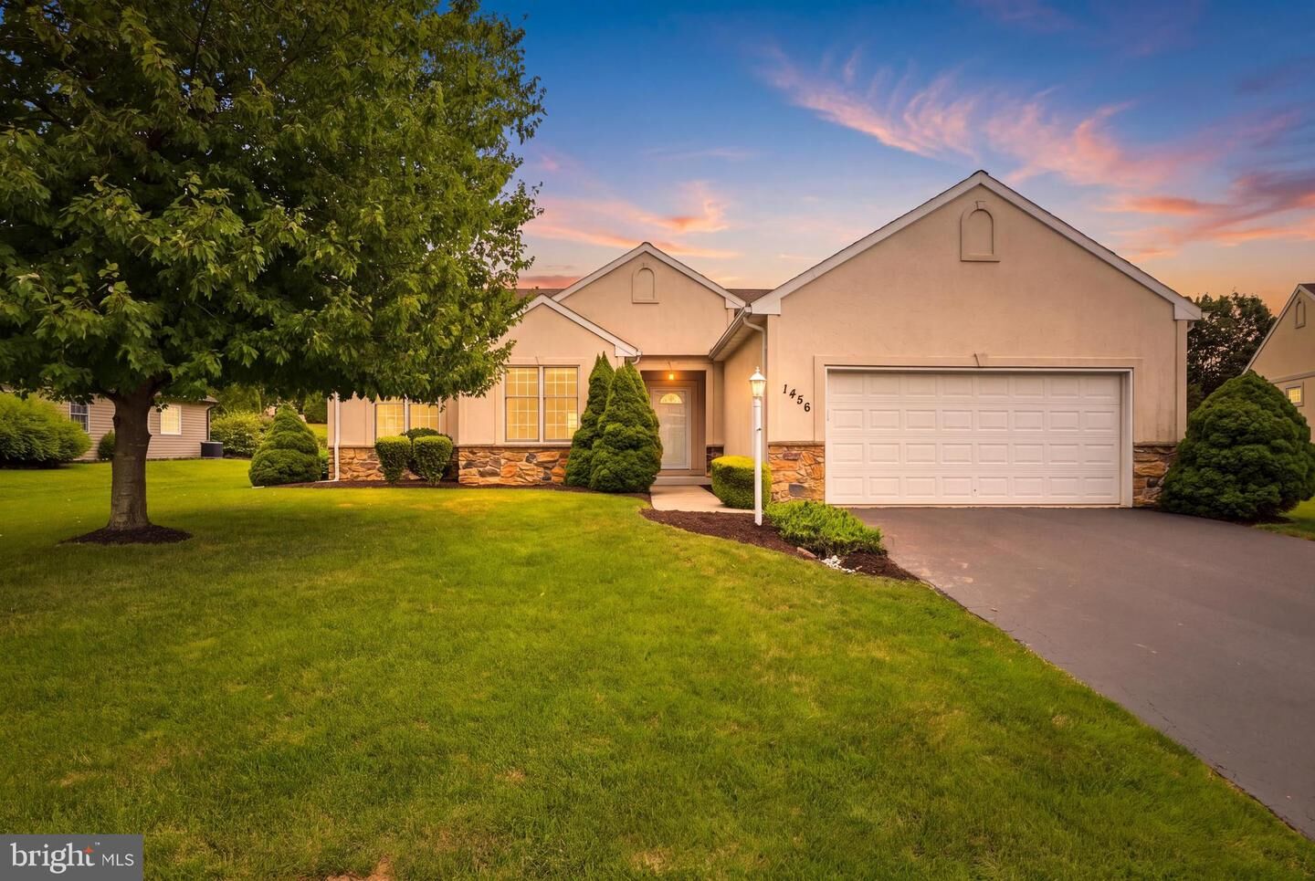 Property Photo:  1456 Wheatfield Drive  PA 17408 