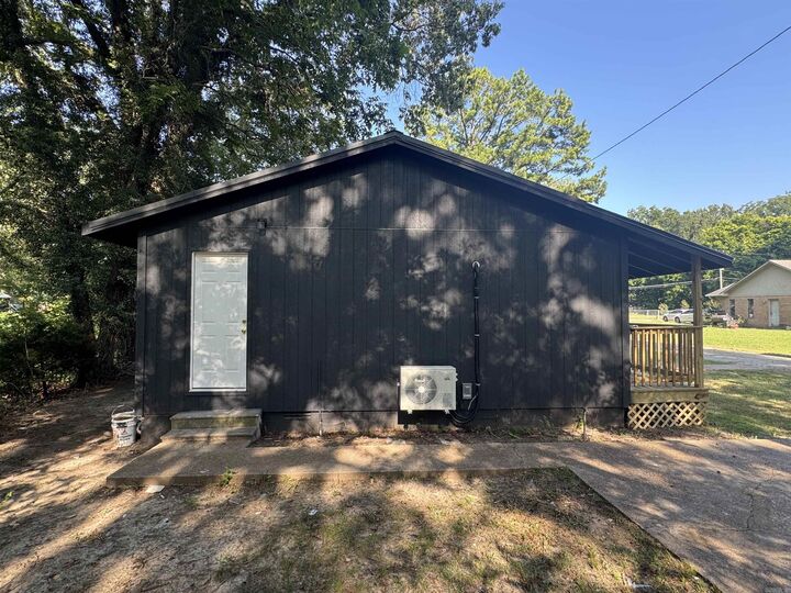Property Photo:  220 W Morris Ave  AR 72396 